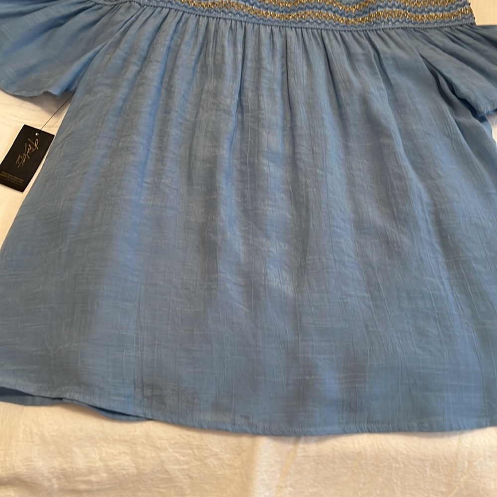 Blouse - Picture 2 of 3